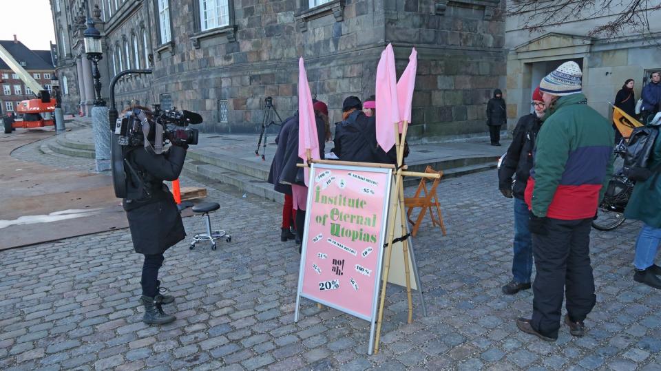 De store medier var selvfølgelig til stede da Instituttet for Evige Utopier præsenterede den nye EU-forordning De store medier var selvfølgelig til stede