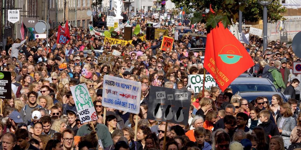 Folkets Klimamarch København 8. september 2018. Foto af Adam Ronan Folkemængde på Gammel Strand under Folkets Klimamarch København 2018